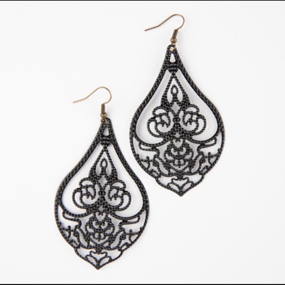 🖤Ash Earrings🖤
